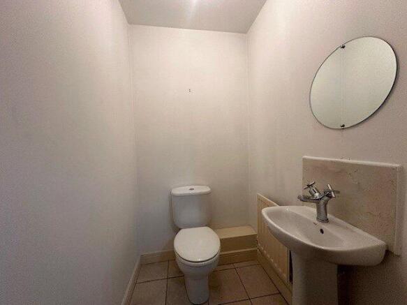 2 bed Flat for sale Image 8