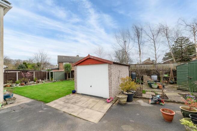 Garage & Garden