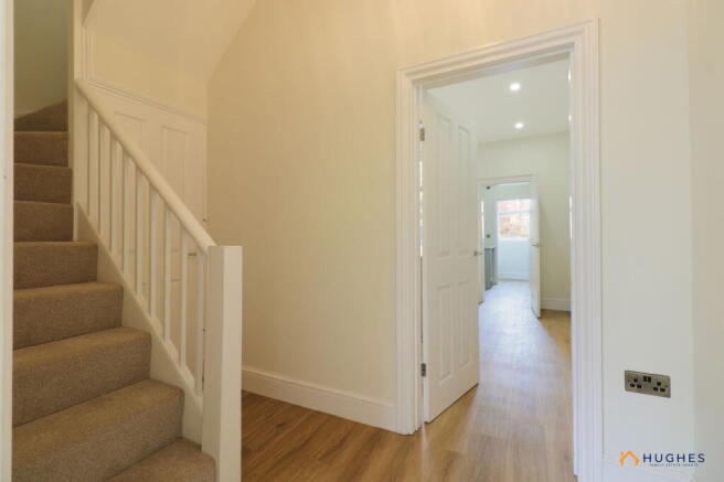 4 bed Terraced for sale Image 8