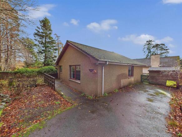Driveway, parking & Entrance