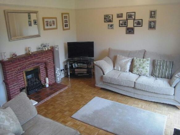 SPACIOUS LOUNGE