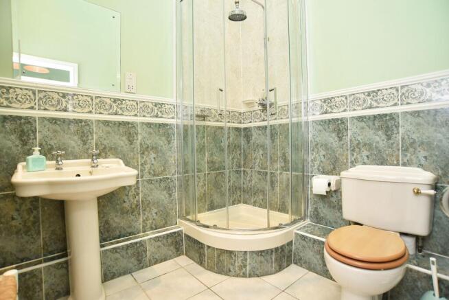 2 bed Flat for sale Image 11