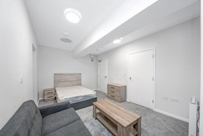 Studio to rent Image 4