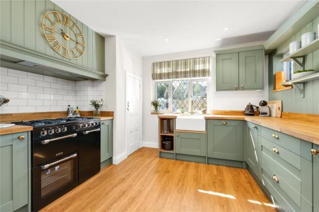 Kitchen/B'fast Room