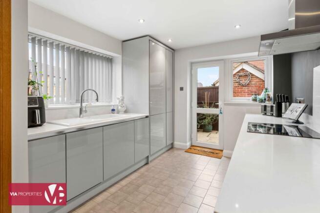 36 Palmers Grove Nazeing Waltham Abbey EN9 2QF via properties es