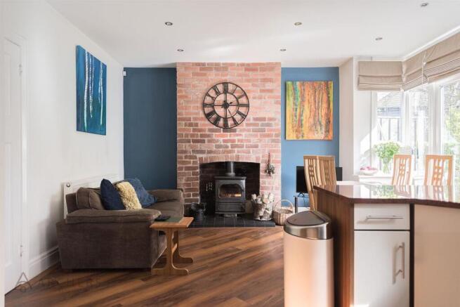 3 bed Semi-Detached for sale Image 11