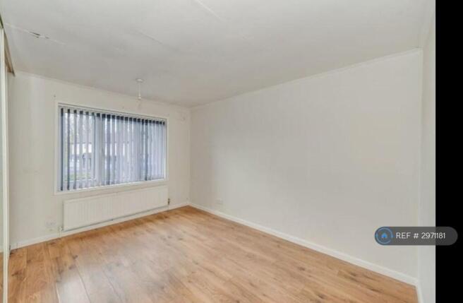 3 bed Terraced to rent Image 5