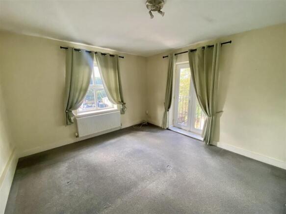 3 bed Semi-Detached for sale Image 10
