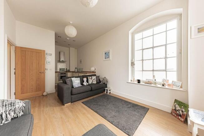 Living Area (4)