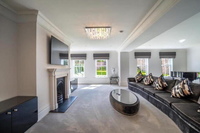 6 bed Detached to rent Image 8