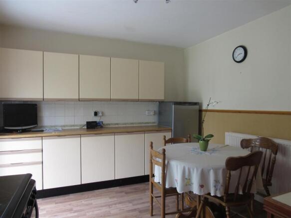 kitchen three 52 petersham road.JPG