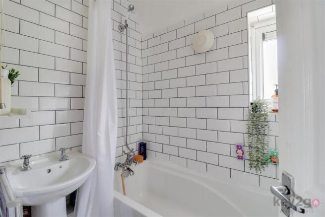 3 bed Terraced for sale Image 12