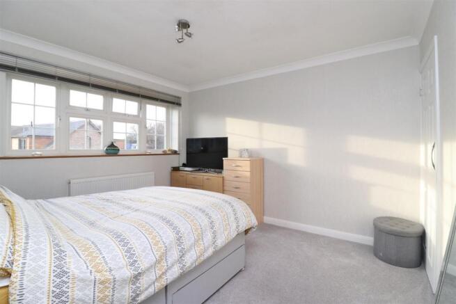 bedroom 2.JPG