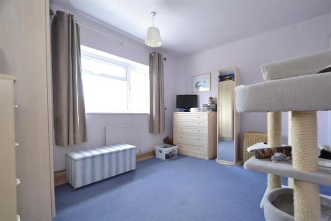 bed 2.jpg