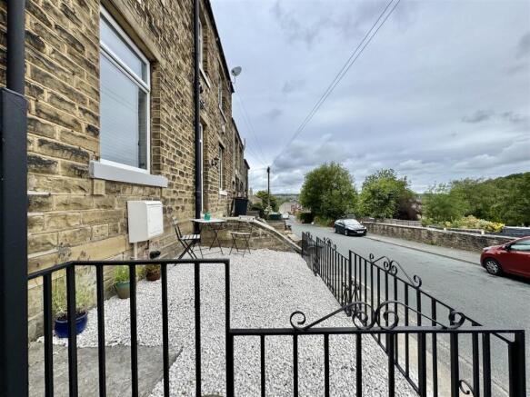 2 bed Terraced for sale Image 3