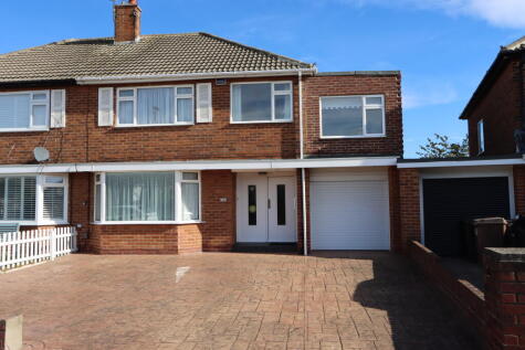 Longridge Drive,
Whitley Bay, Tyne and Wear,
NE26 3EN