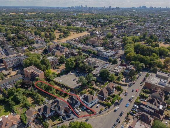 Tudor Lodge, The Avenue, E11