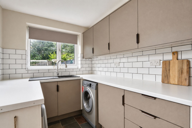 3 bed Semi-Detached for sale Image 11