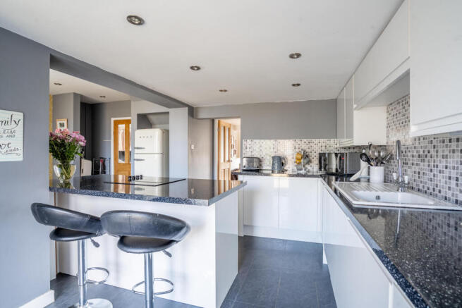 3 bed Detached for sale Image 8