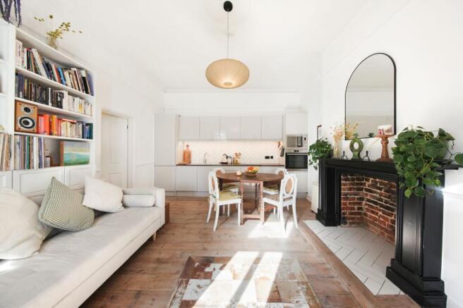 Flat 2, 22 Penge Road