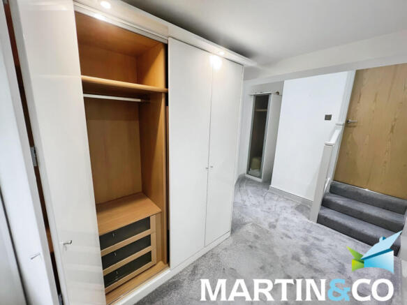2 bed Apartment to rent Image 11