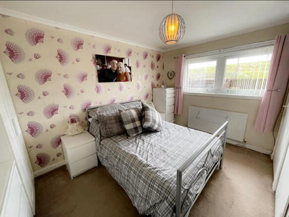 BEDROOM 2