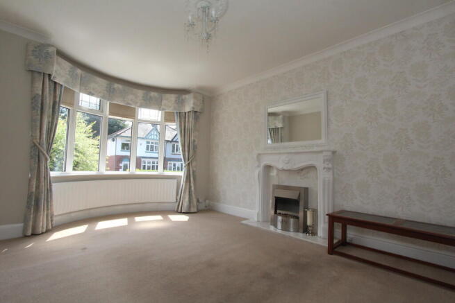 4 bed Semi-Detached to rent Image 9