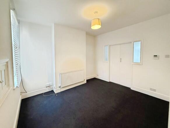 5dc475cf-WhatsApp...