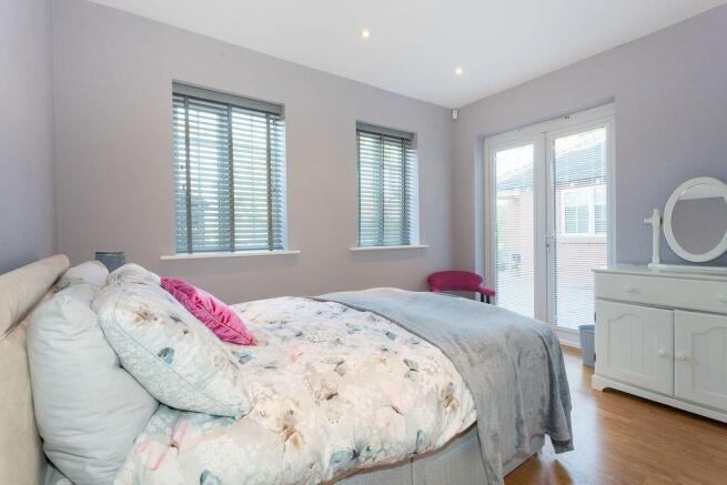 BEDROOM 5