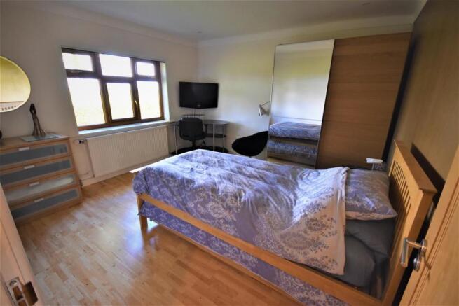 Foxwood R Bed 2.JPG