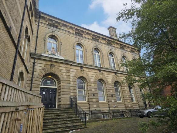 14 bed Block of Apartments for sale Image 4