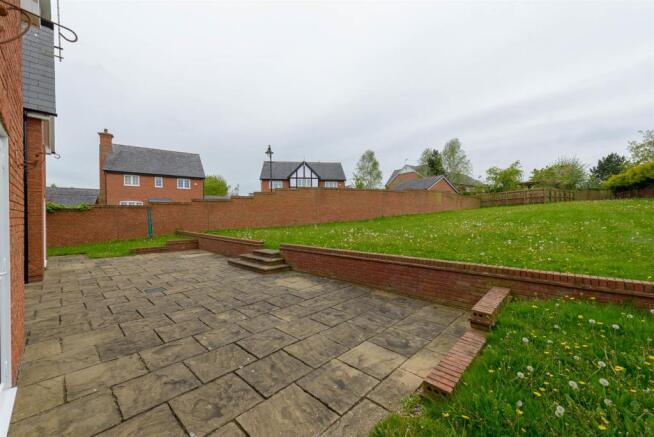 10WestwoodClose_059.jpg