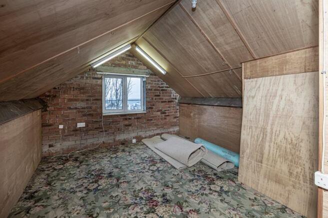 LOFT ROOM