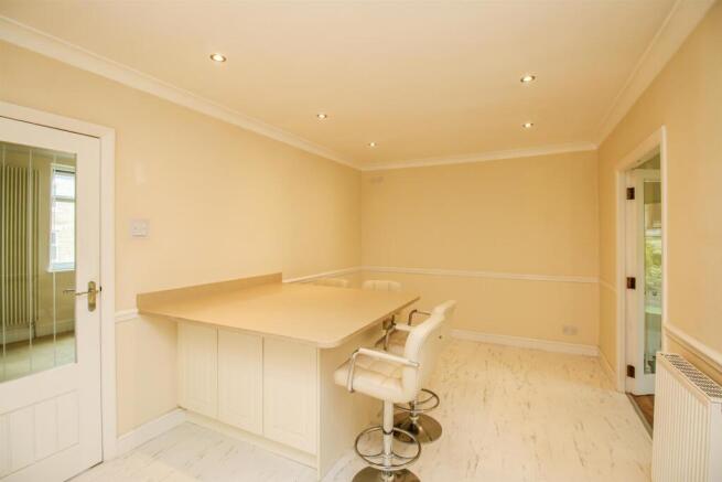 3 bed Semi-Detached for sale Image 4