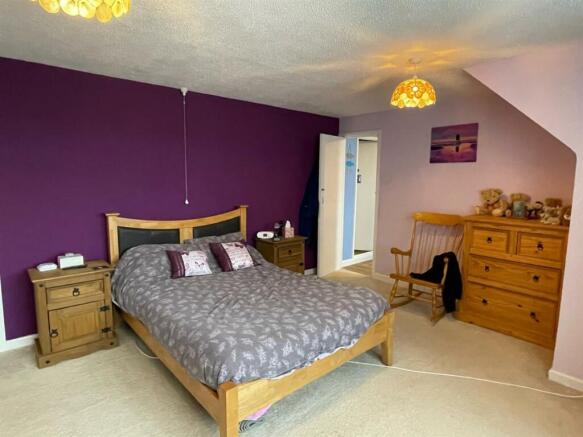 Bedroom;;.jpg