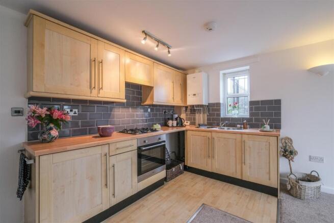 2 bed Apartment for sale Image 7