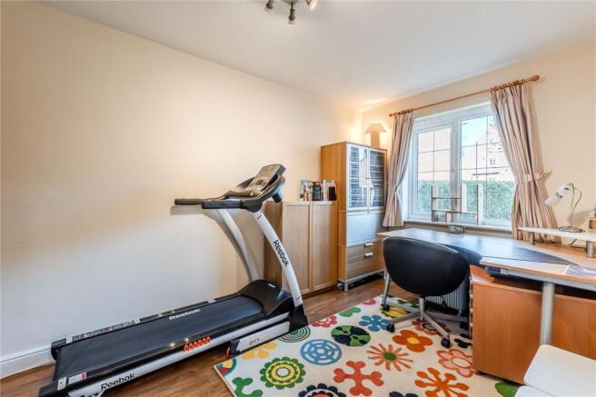 6 bed Detached for sale Image 11