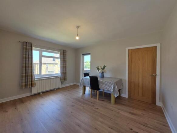2 bed Flat for sale Image 5