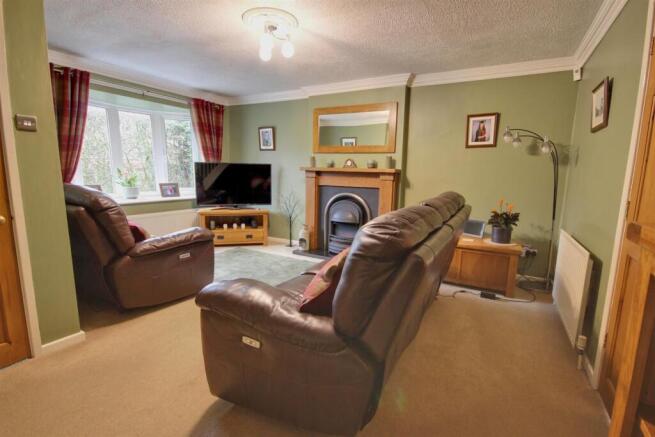 4 bed Detached for sale Image 12