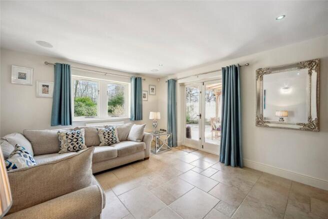 5 bed Detached for sale Image 8