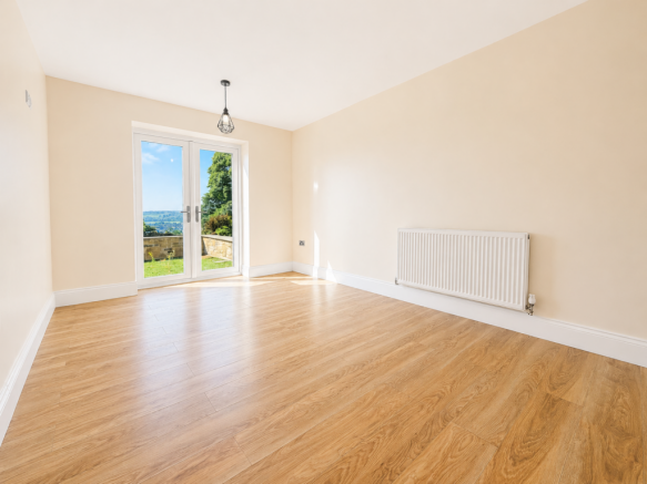 4 bed Semi-Detached for sale Image 8