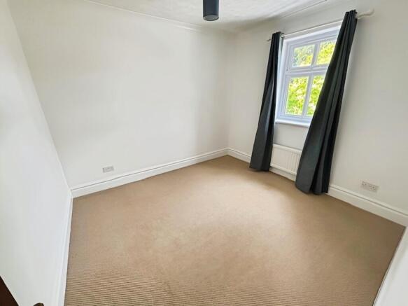 3a89a63fbedroom202