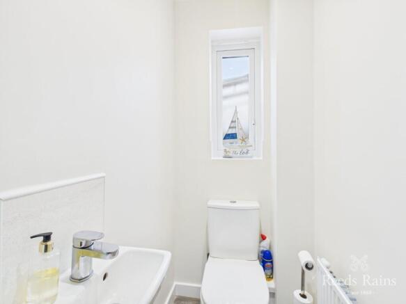 3 bed Semi-Detached for sale Image 12