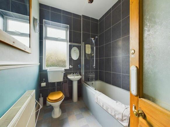 9 bed Semi-Detached for sale Image 8