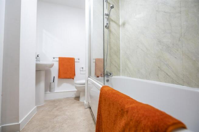 1 bed Apartment to rent Image 7