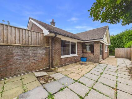South Tehidy - Detached three bedroom bungalow in favoured location, viewing recommended
