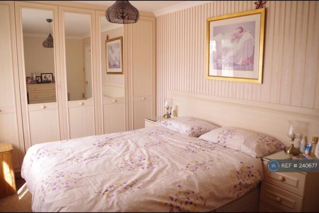 Master Bedroom Pic1