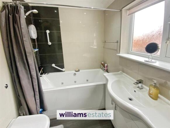bathroom with spa bath