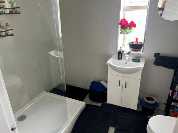 1 bed Apartment to rent Image 5