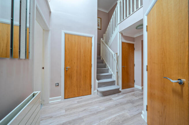 3 bed Flat for sale Image 5
